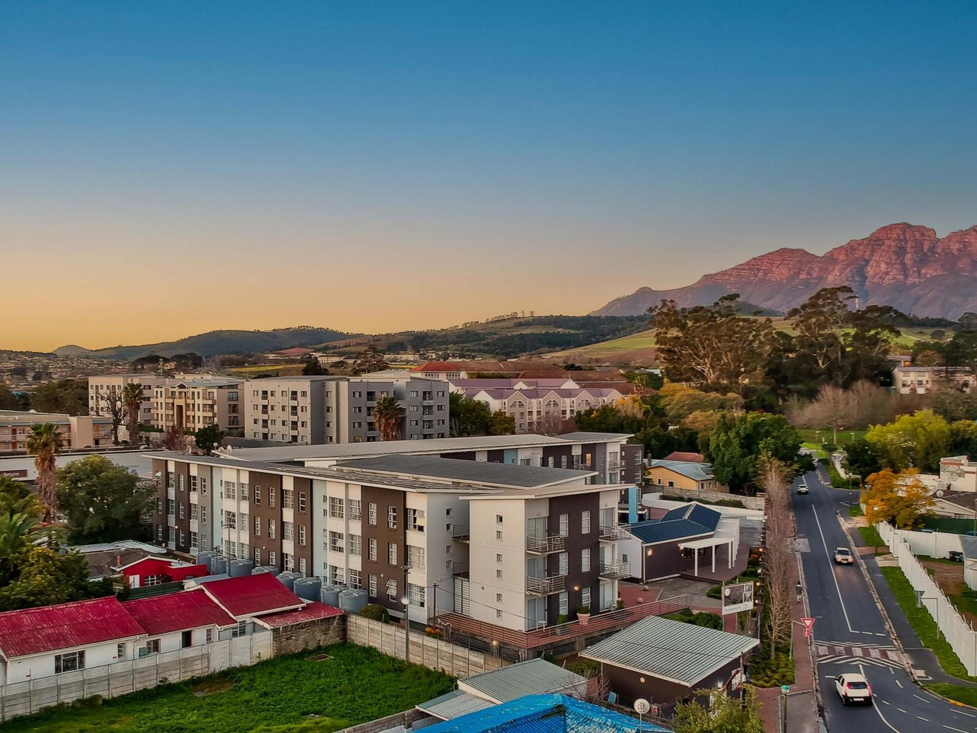 Wink Aparthotel Quiver Tree Stellenbosch Eksteriør bilde